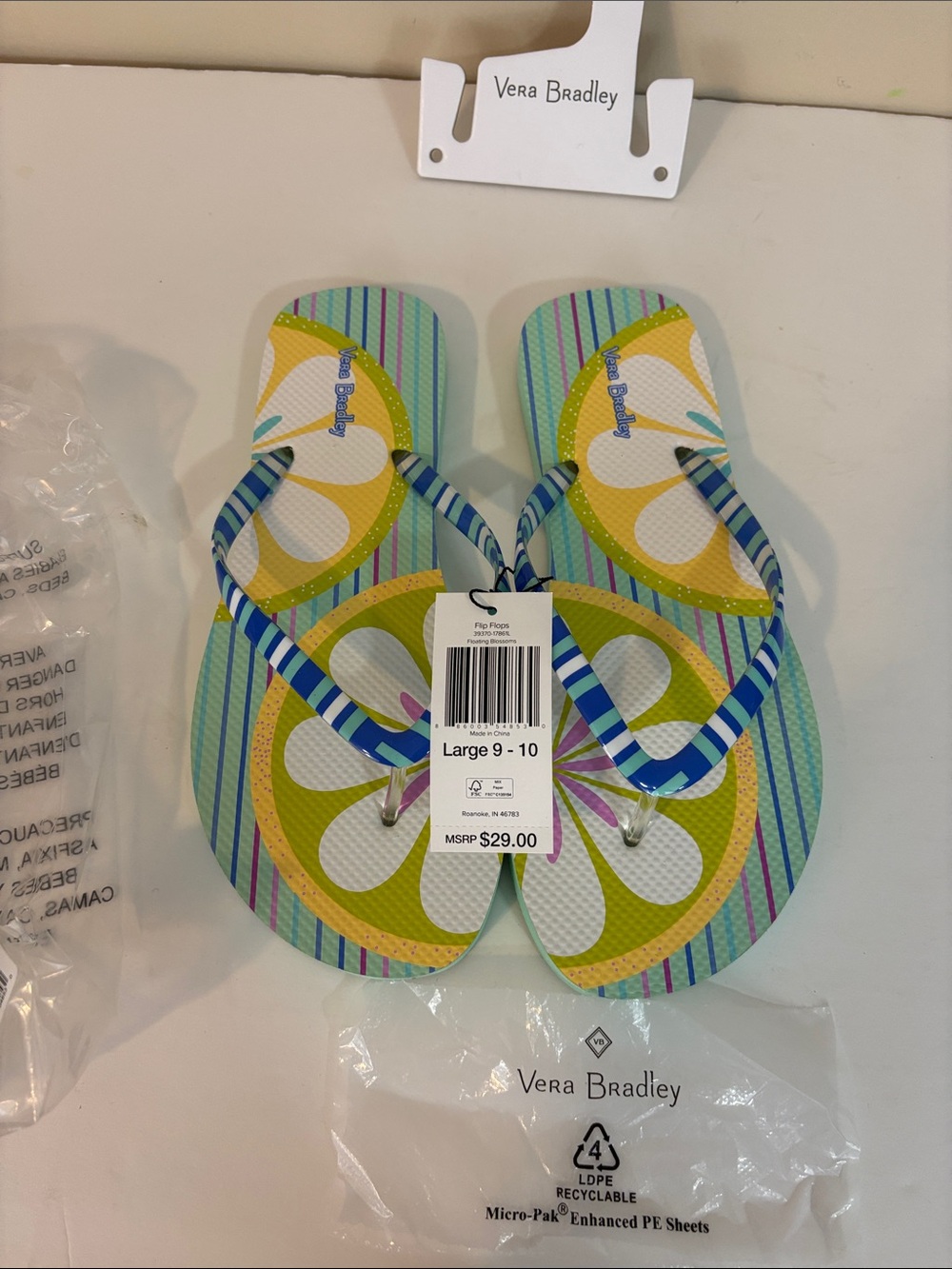 Vera Bradley Floating Blossoms Flip Flops Size Large 9-10 NWT